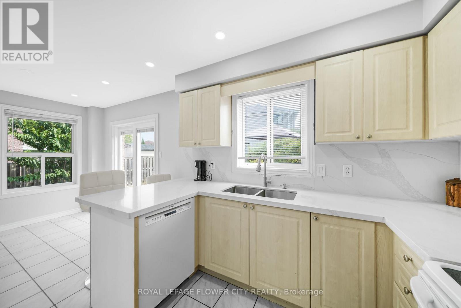 4 Stephanie Lane, Barrie, Ontario  L4N 0V2 - Photo 17 - S12391667