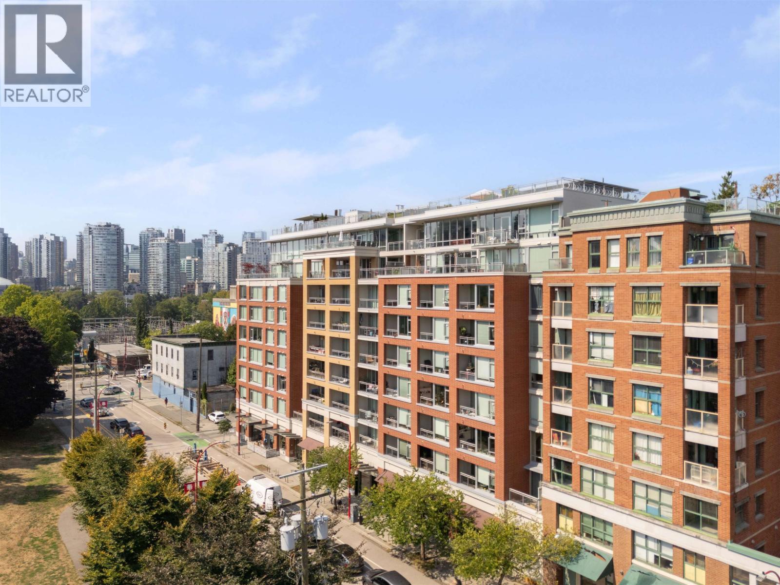 903 221 UNION STREET, Vancouver, British Columbia