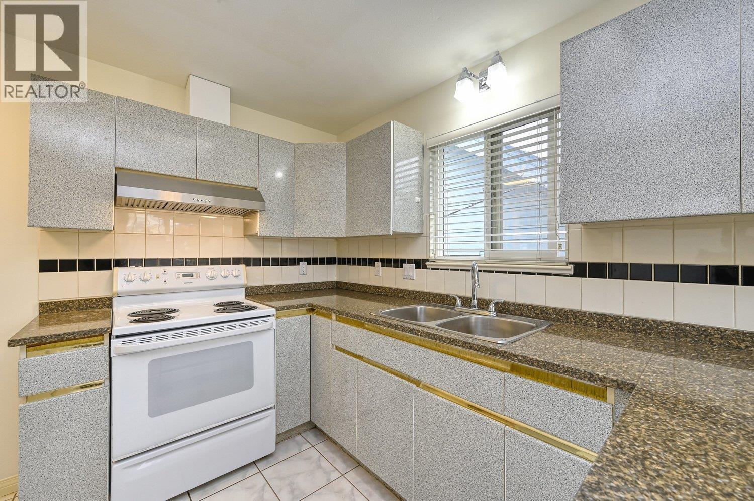 3315 Charles Street, Vancouver, British Columbia  V5K 3C3 - Photo 8 - R3045507