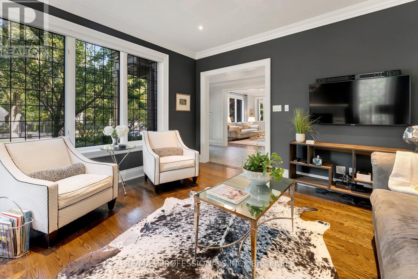 40 Edgehill Road, Toronto (Edenbridge-Humber Valley), Ontario  M9A 4N4 - Photo 10 - W12391631
