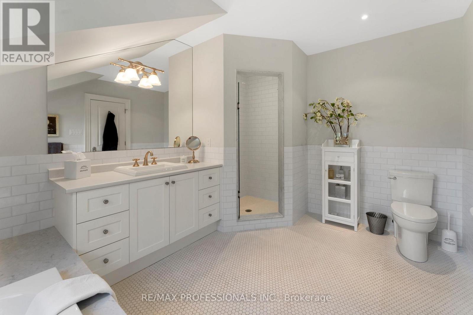 40 Edgehill Road, Toronto (Edenbridge-Humber Valley), Ontario  M9A 4N4 - Photo 31 - W12391631