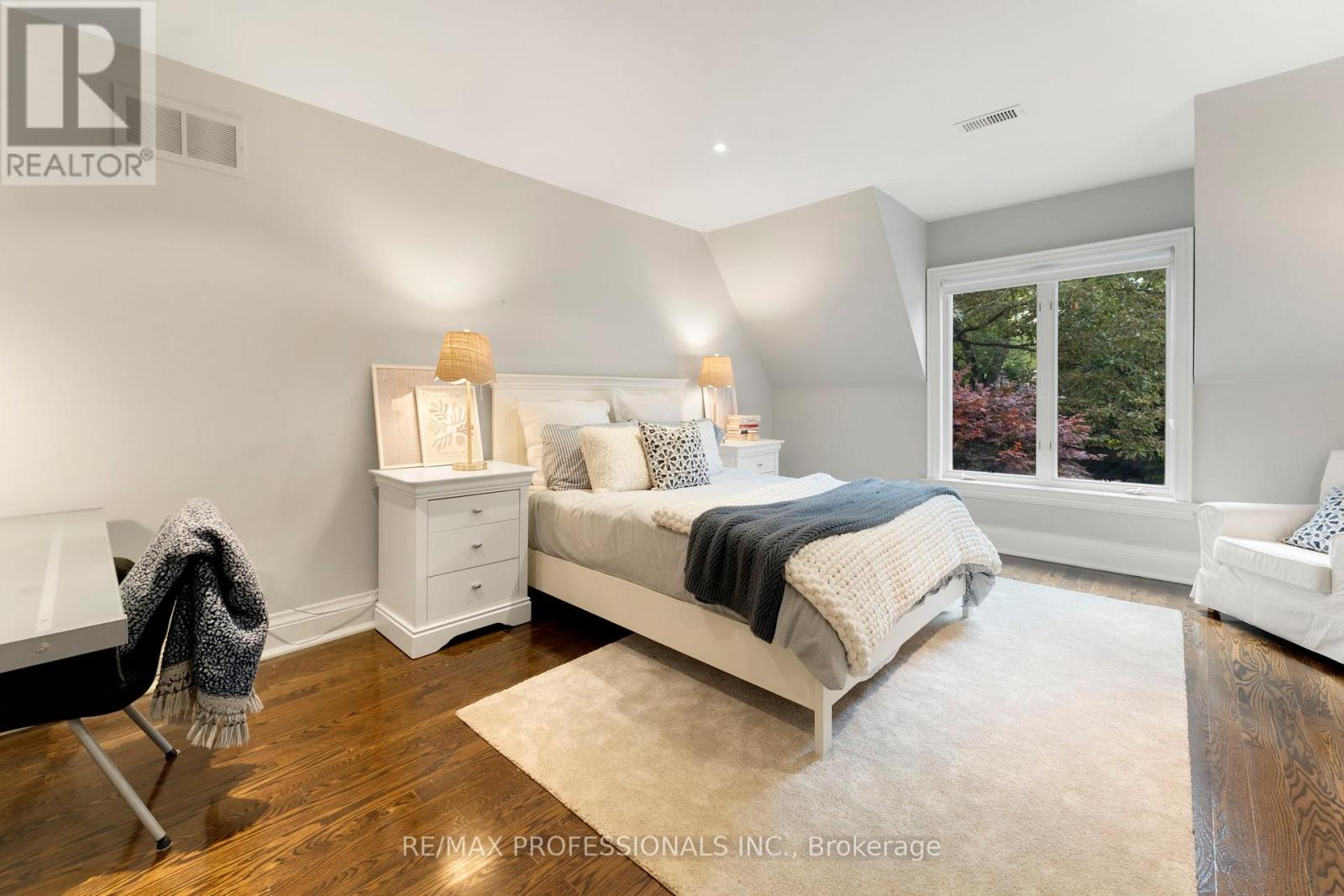 40 Edgehill Road, Toronto (Edenbridge-Humber Valley), Ontario  M9A 4N4 - Photo 32 - W12391631