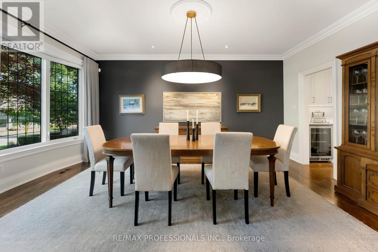 40 Edgehill Road, Toronto (Edenbridge-Humber Valley), Ontario  M9A 4N4 - Photo 8 - W12391631