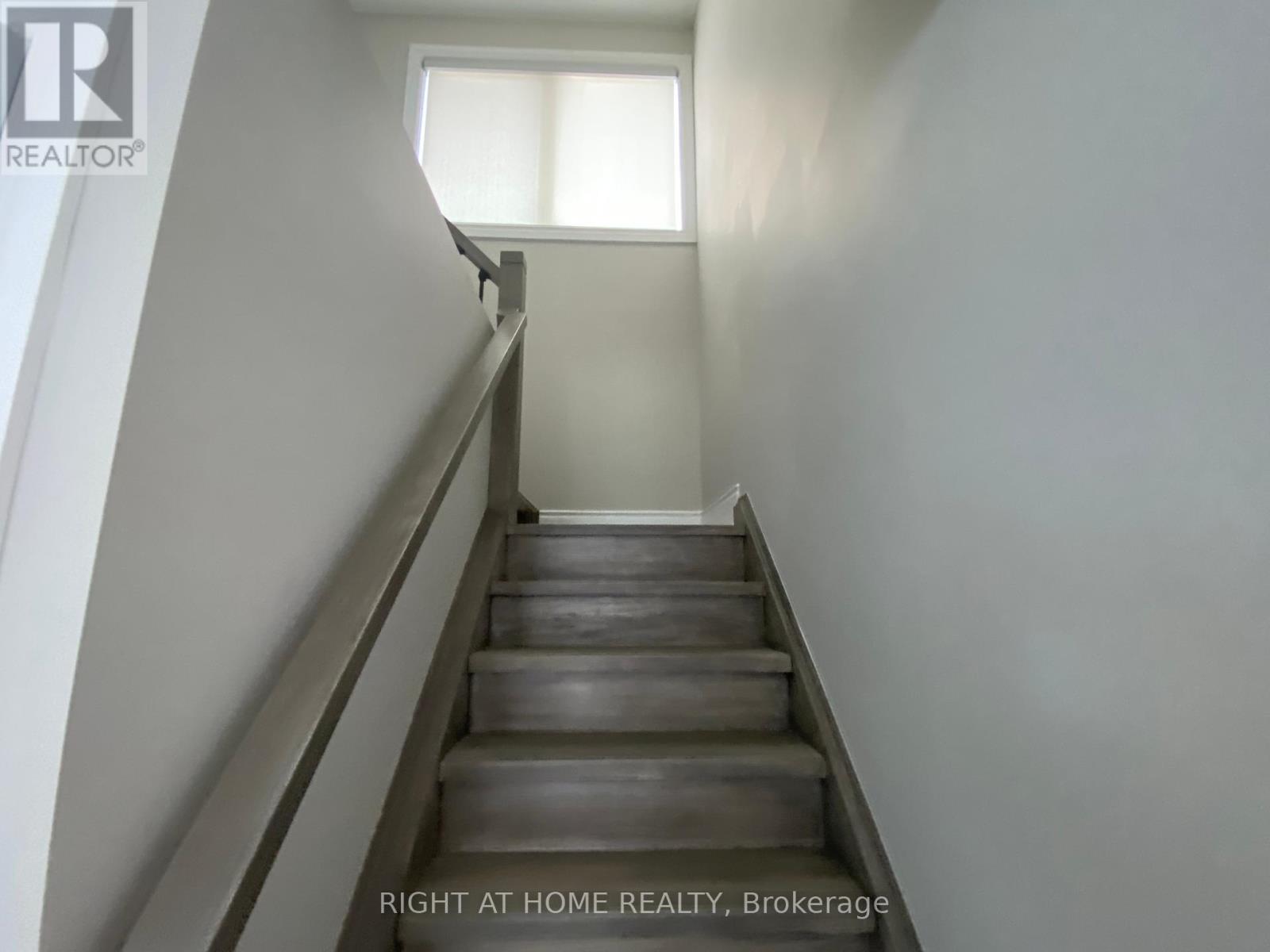 9 Snowood Court, Toronto, Ontario  M3N 1E7 - Photo 11 - W12391726