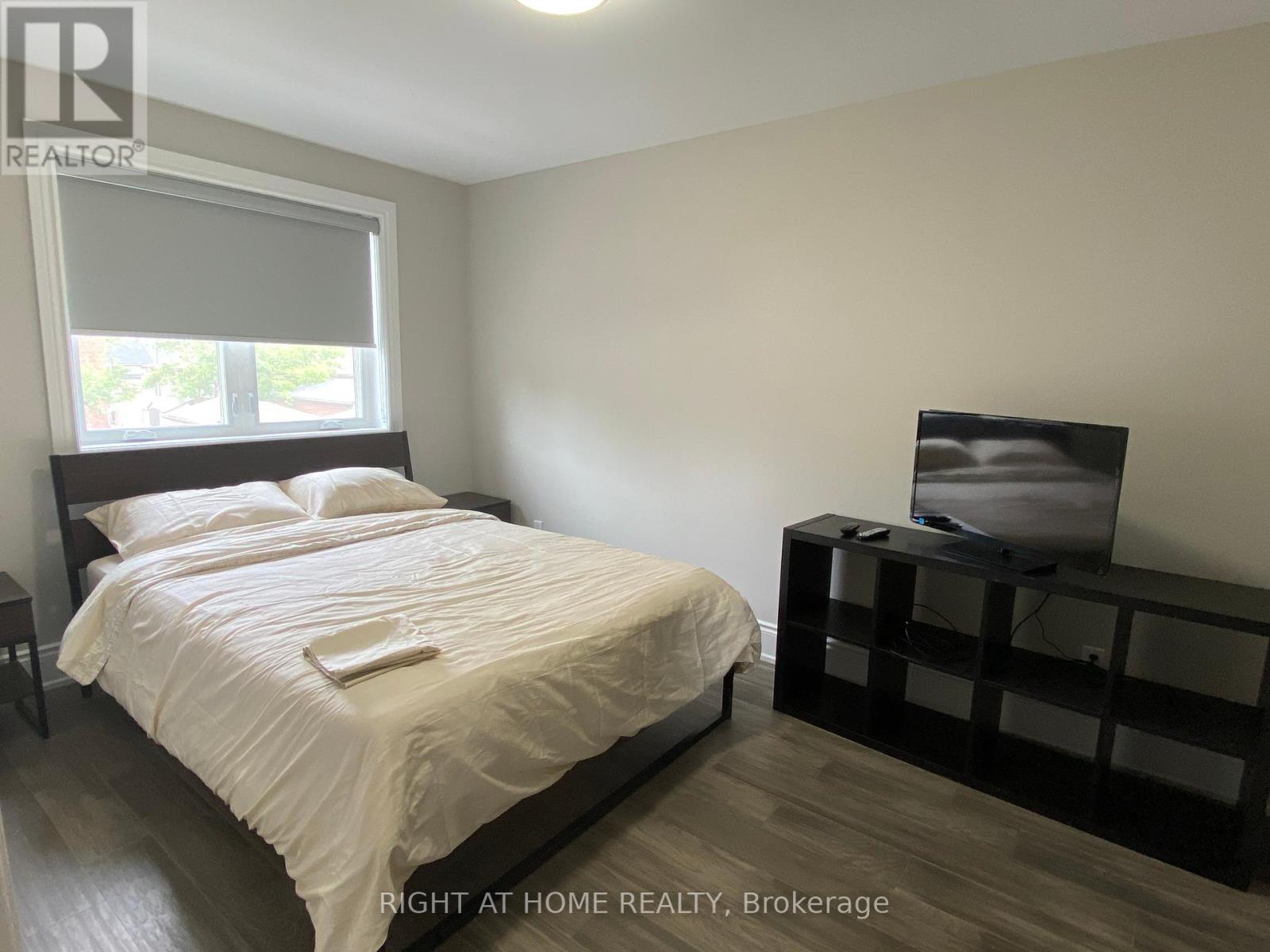 9 Snowood Court, Toronto, Ontario  M3N 1E7 - Photo 16 - W12391726