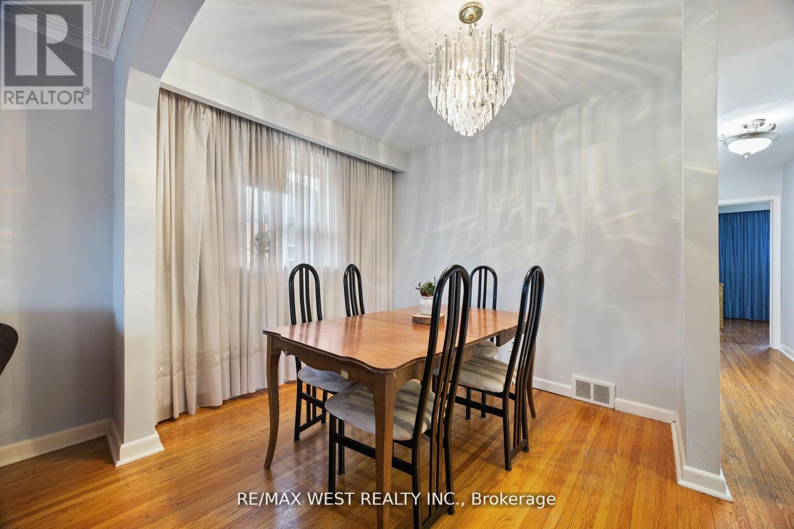 47 Brawley Avenue, Toronto, Ontario  M8Z 4Z5 - Photo 13 - W12391740