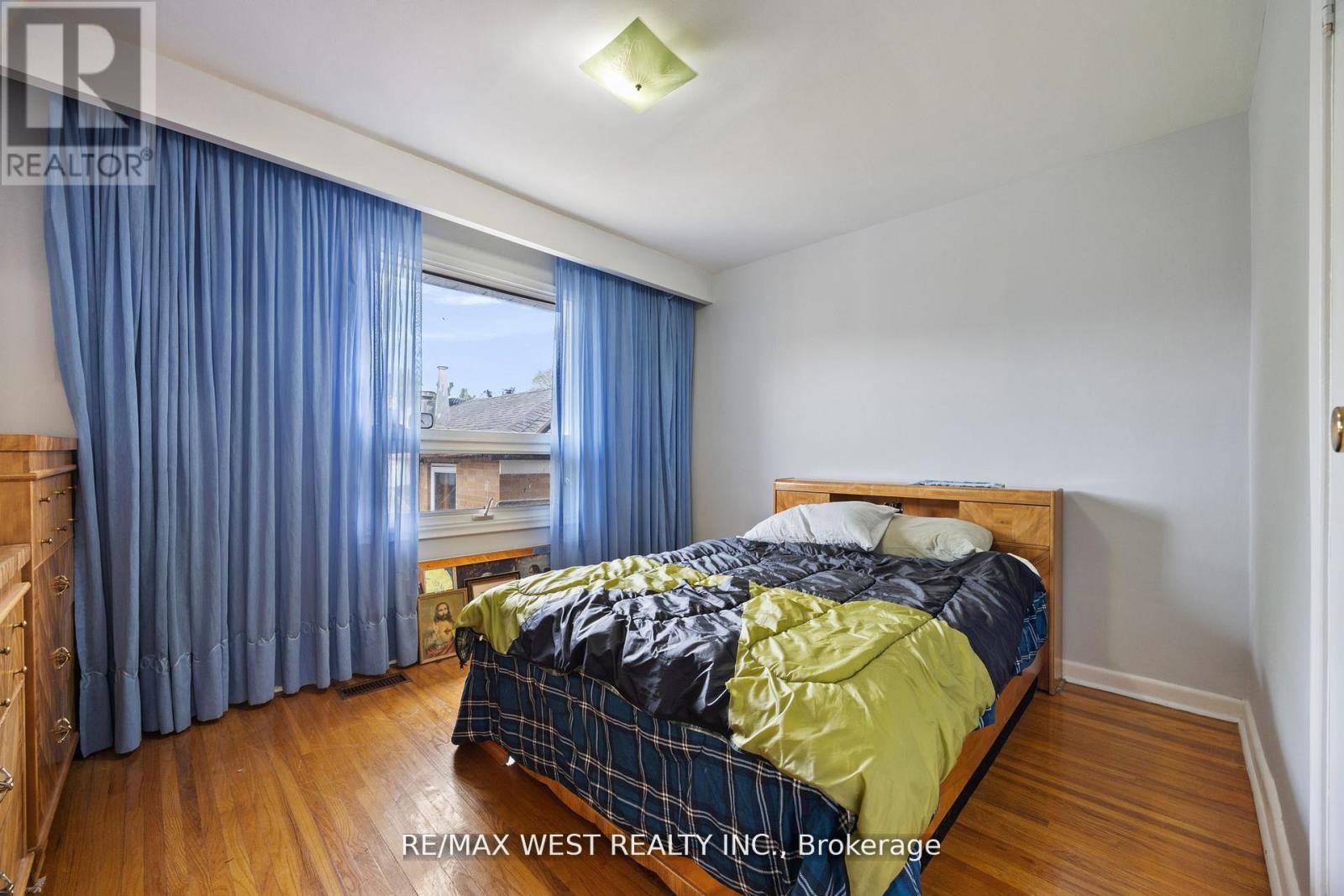 47 Brawley Avenue, Toronto, Ontario  M8Z 4Z5 - Photo 17 - W12391740