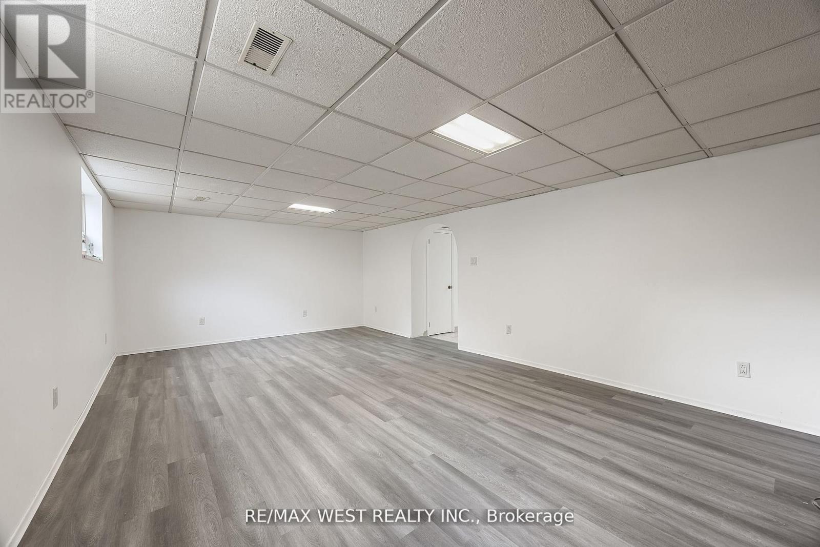 47 Brawley Avenue, Toronto, Ontario  M8Z 4Z5 - Photo 30 - W12391740