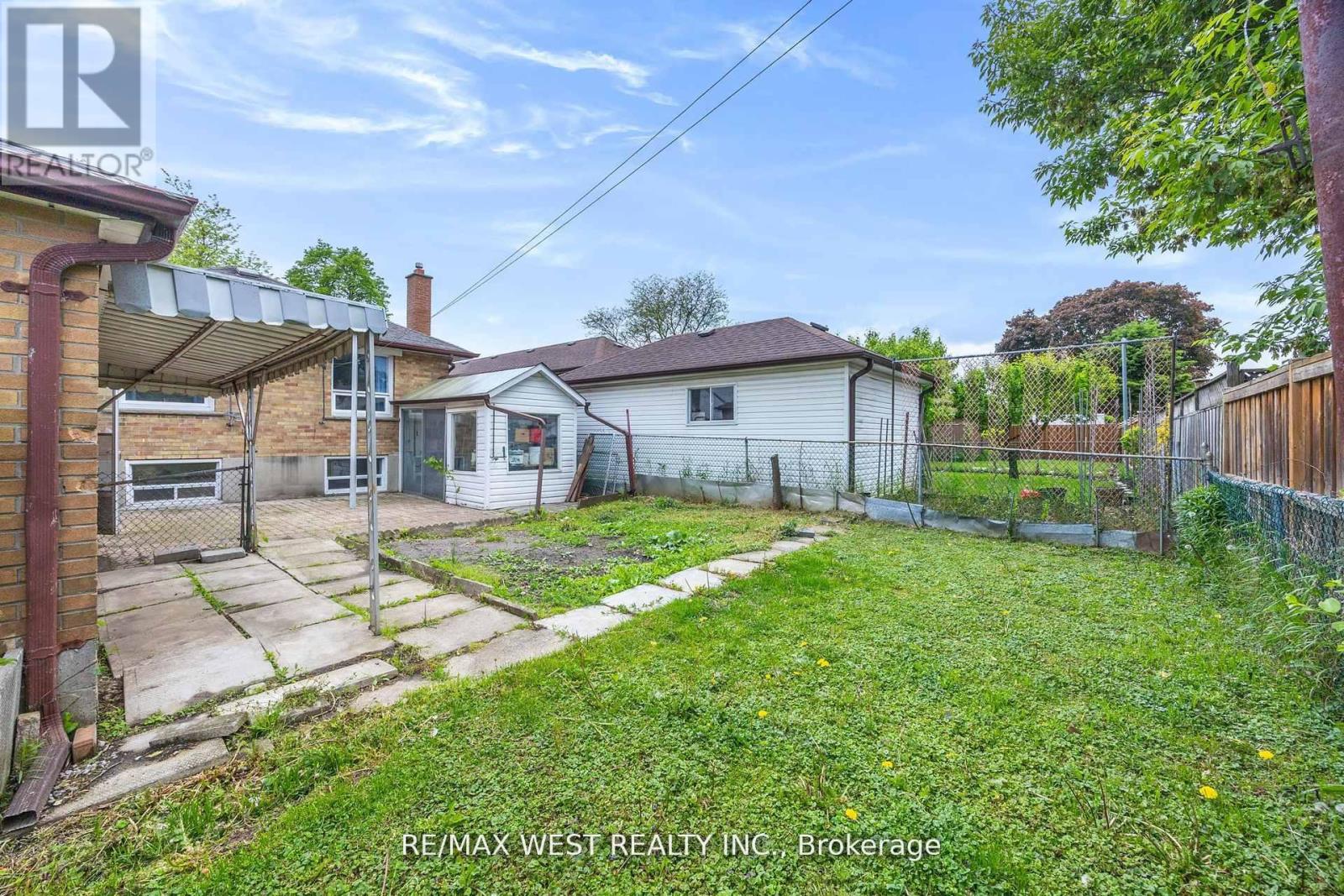 47 Brawley Avenue, Toronto, Ontario  M8Z 4Z5 - Photo 37 - W12391740