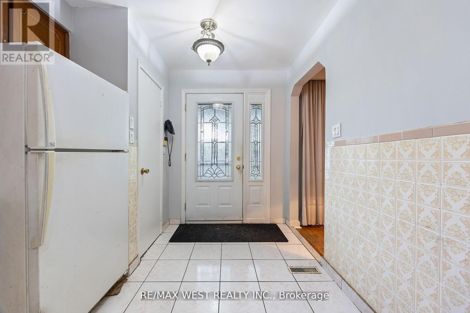 47 Brawley Avenue, Toronto, Ontario  M8Z 4Z5 - Photo 4 - W12391740