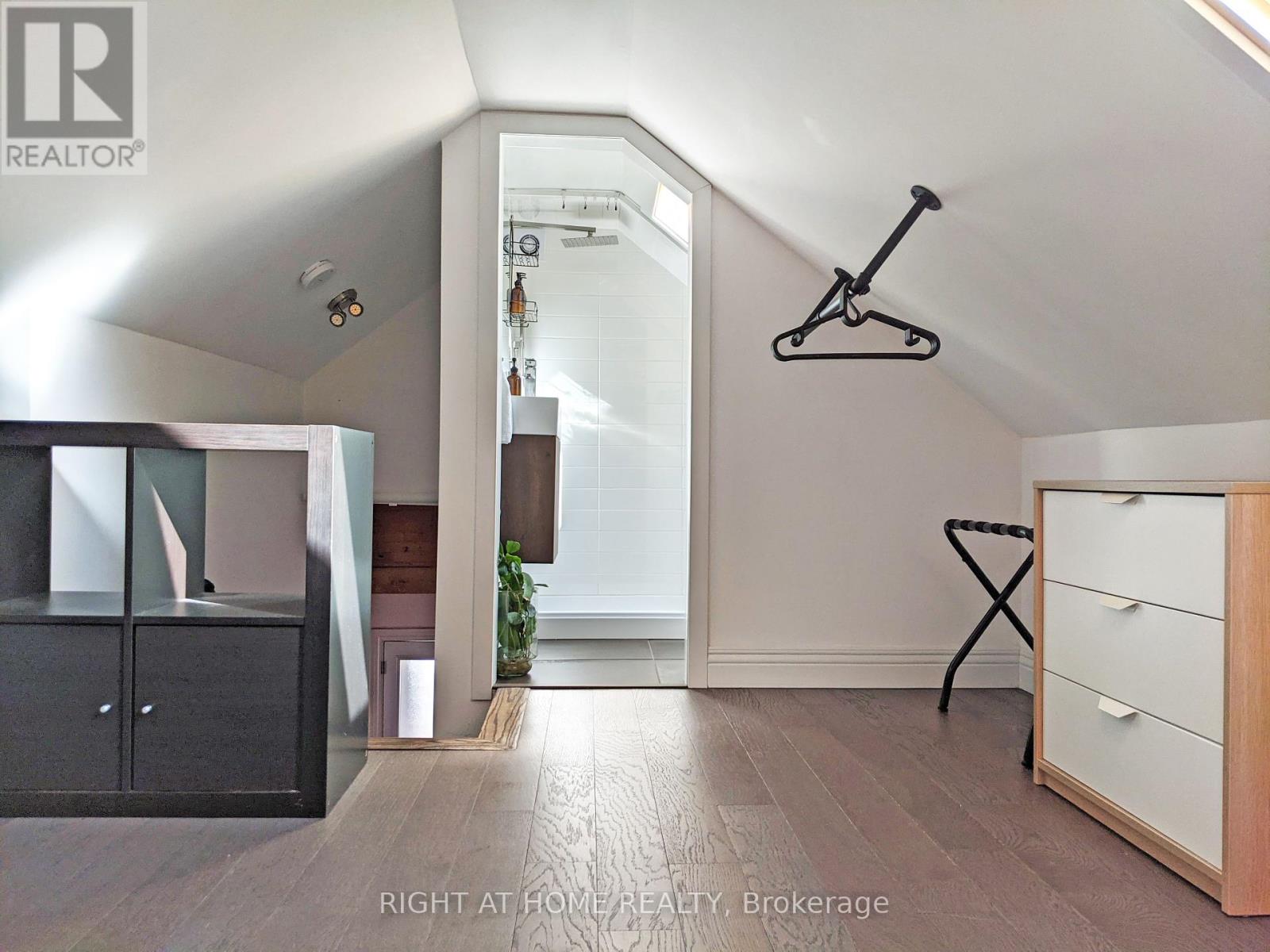 53 Sixteenth Street, Toronto (New Toronto), Ontario  M8V 3J7 - Photo 13 - W12391759