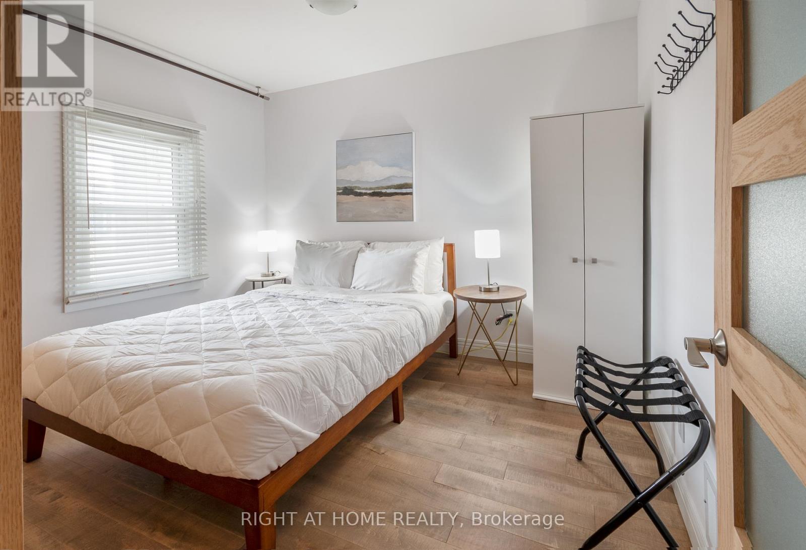 53 Sixteenth Street, Toronto (New Toronto), Ontario  M8V 3J7 - Photo 16 - W12391759