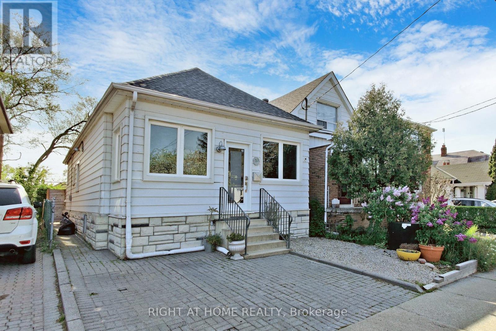53 Sixteenth Street, Toronto (New Toronto), Ontario  M8V 3J7 - Photo 2 - W12391759