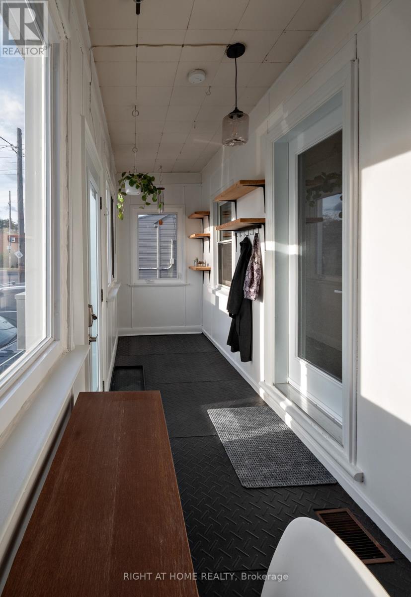53 Sixteenth Street, Toronto (New Toronto), Ontario  M8V 3J7 - Photo 3 - W12391759