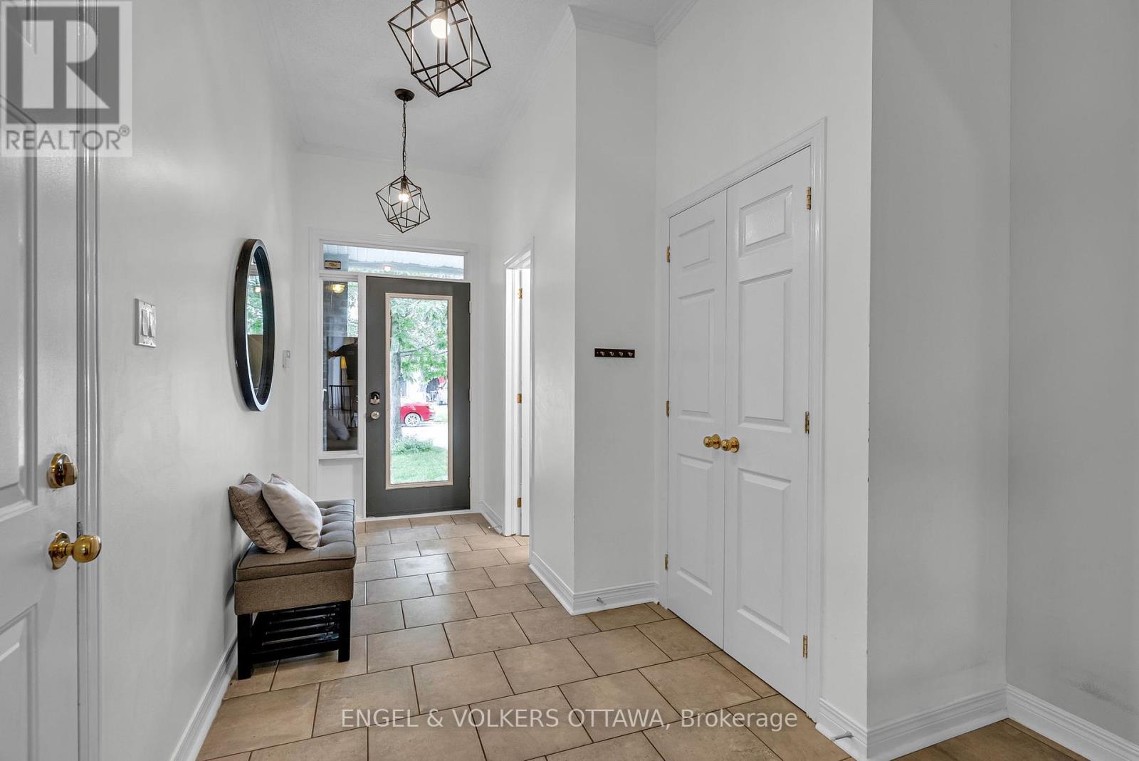 Property at 529 DEVONWOOD CIRCLE image 5