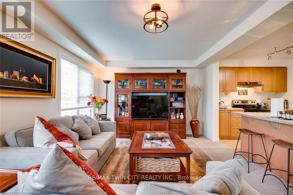 18 Blue Oak Street, Kitchener, Ontario N2K 0K3 - Photo 14 - X12391750