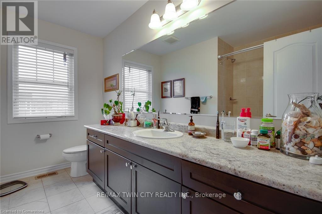 18 Blue Oak Street, Kitchener, Ontario N2K 0K3 - Photo 23 - X12391750