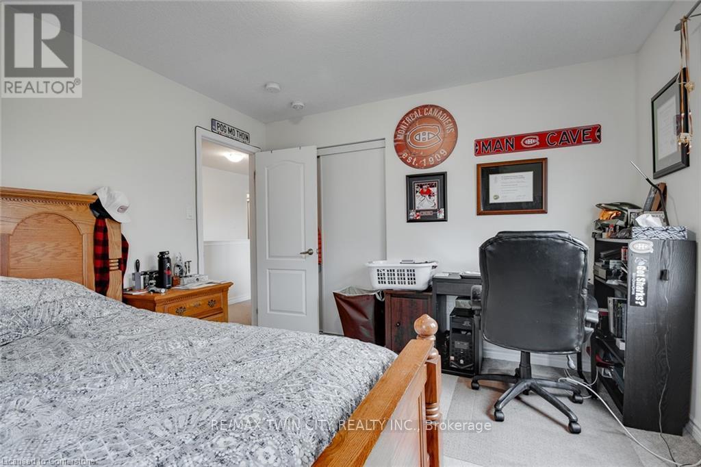 18 Blue Oak Street, Kitchener, Ontario N2K 0K3 - Photo 28 - X12391750