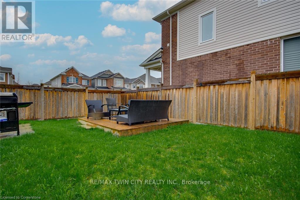 18 Blue Oak Street, Kitchener, Ontario N2K 0K3 - Photo 30 - X12391750