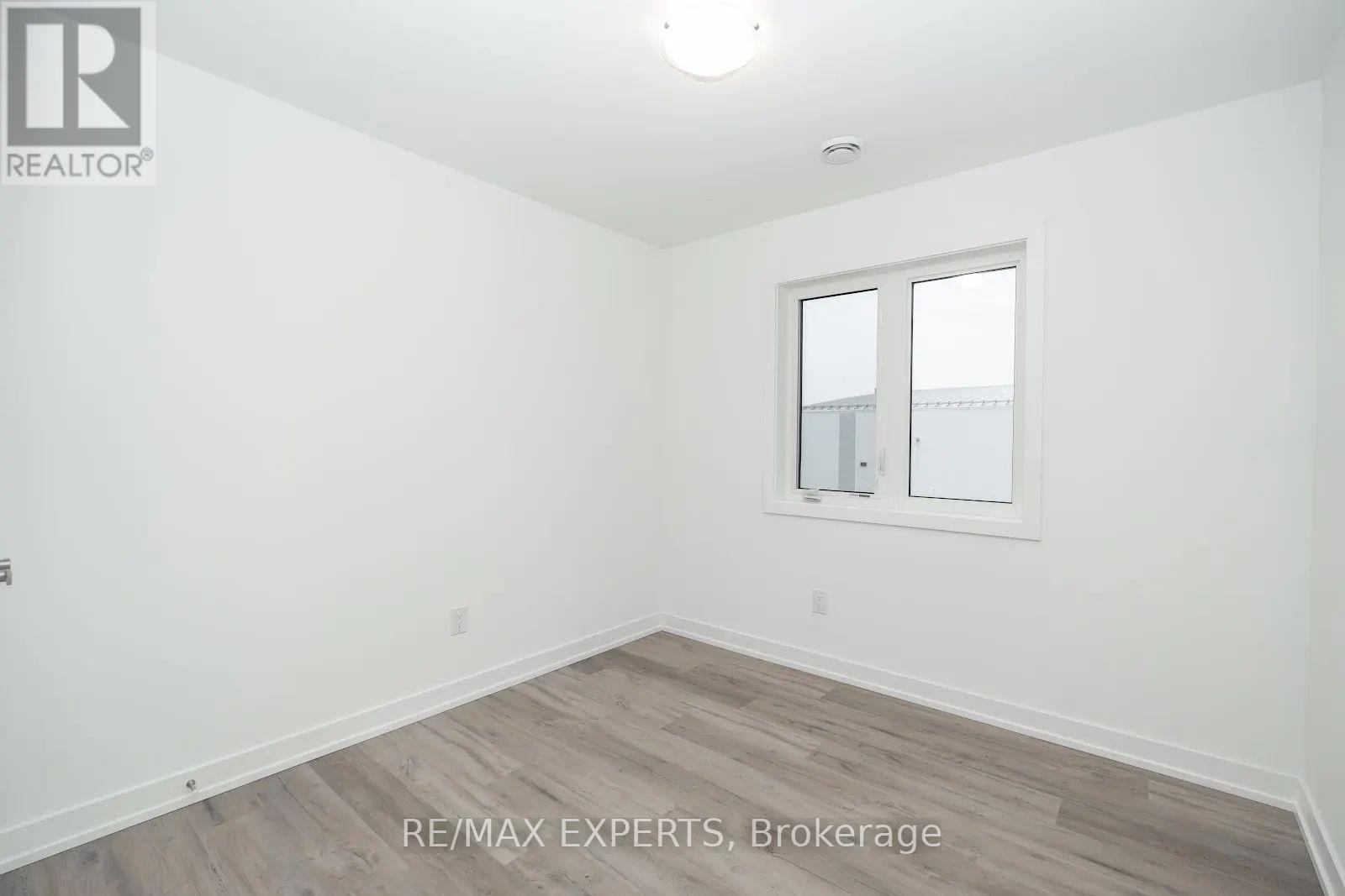435 - 4263 Fourth Avenue, Niagara Falls, Ontario  L2E 0C2 - Photo 14 - X12391803
