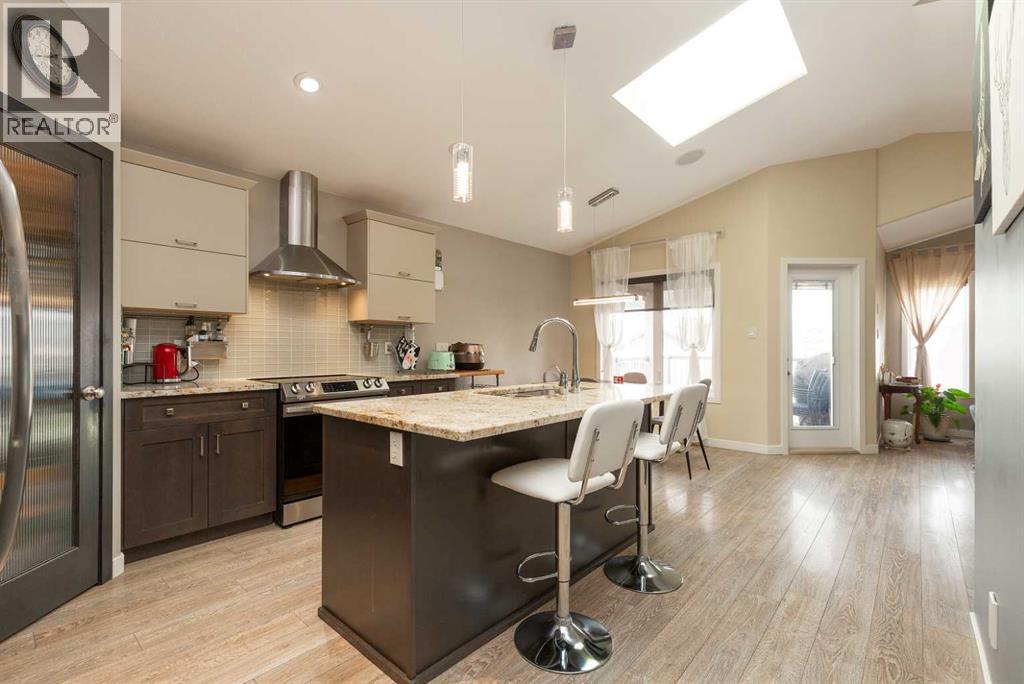 Property at 93 Riverine Lane W image 5