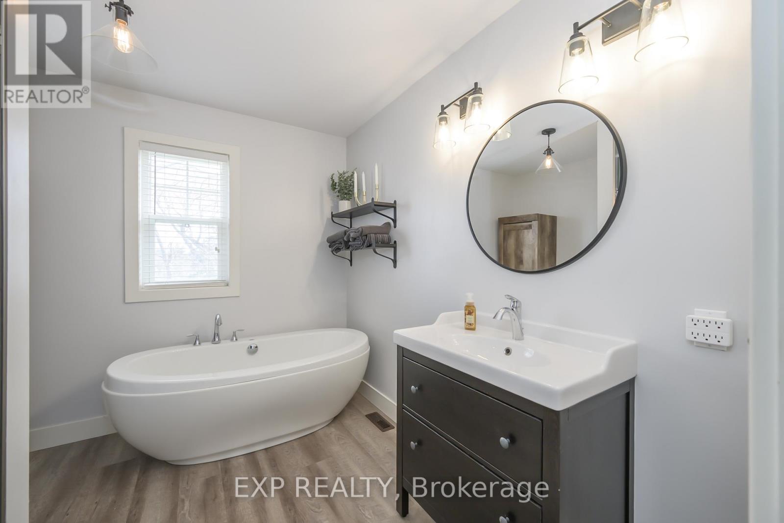 1276 Crumlin Side Road, London East, Ontario  N5V 1R8 - Photo 25 - X12290791