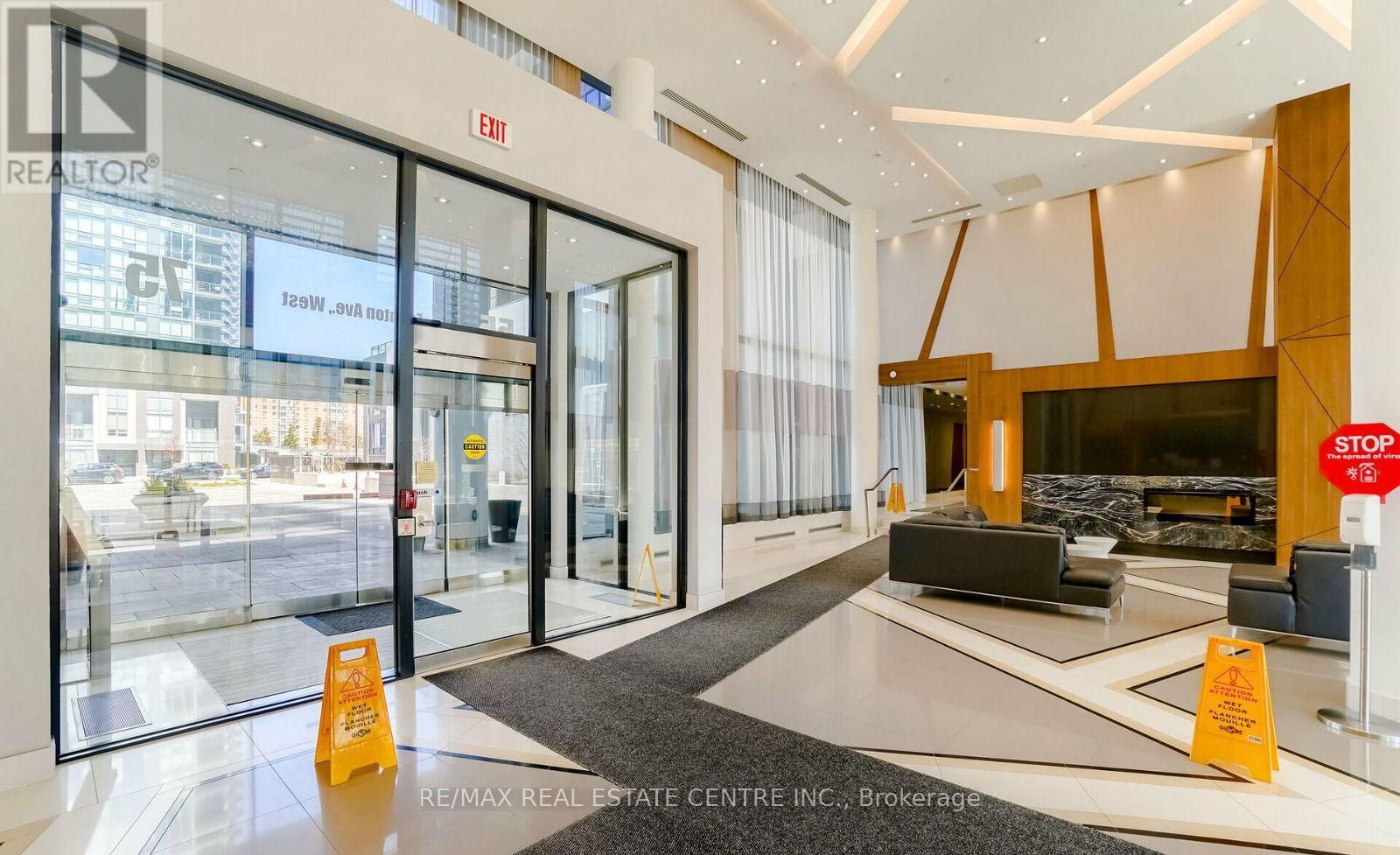 109 - 75 Eglinton Avenue W, Mississauga, Ontario  L5R 0E4 - Photo 3 - W12382286
