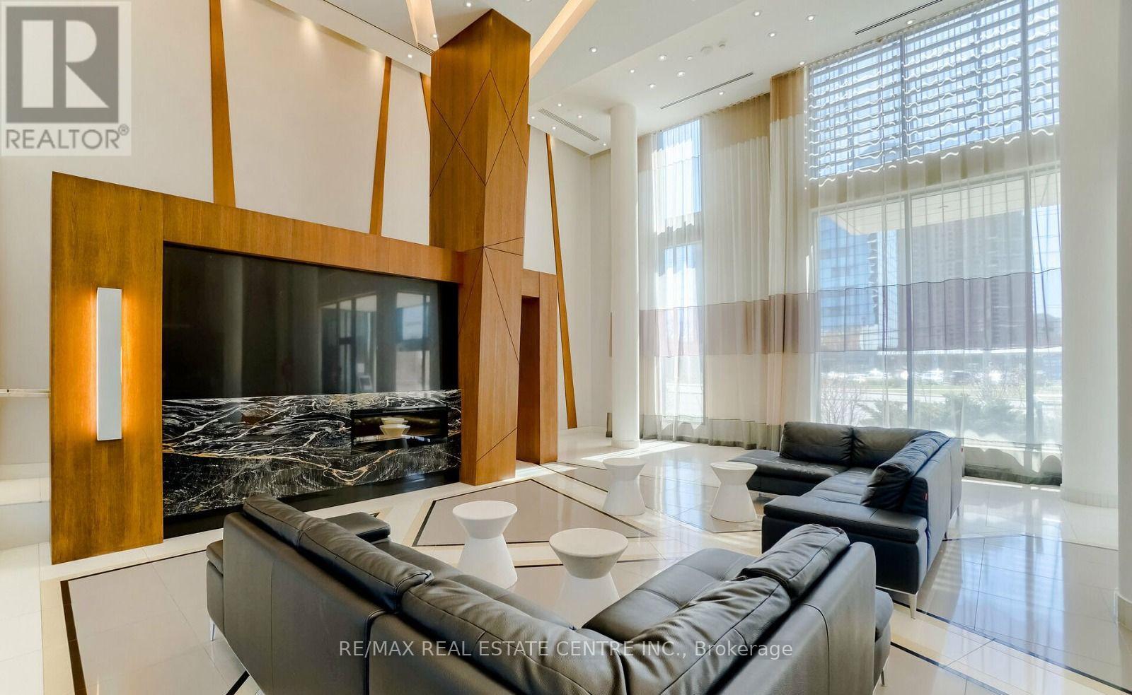 109 - 75 Eglinton Avenue W, Mississauga, Ontario  L5R 0E4 - Photo 4 - W12382286