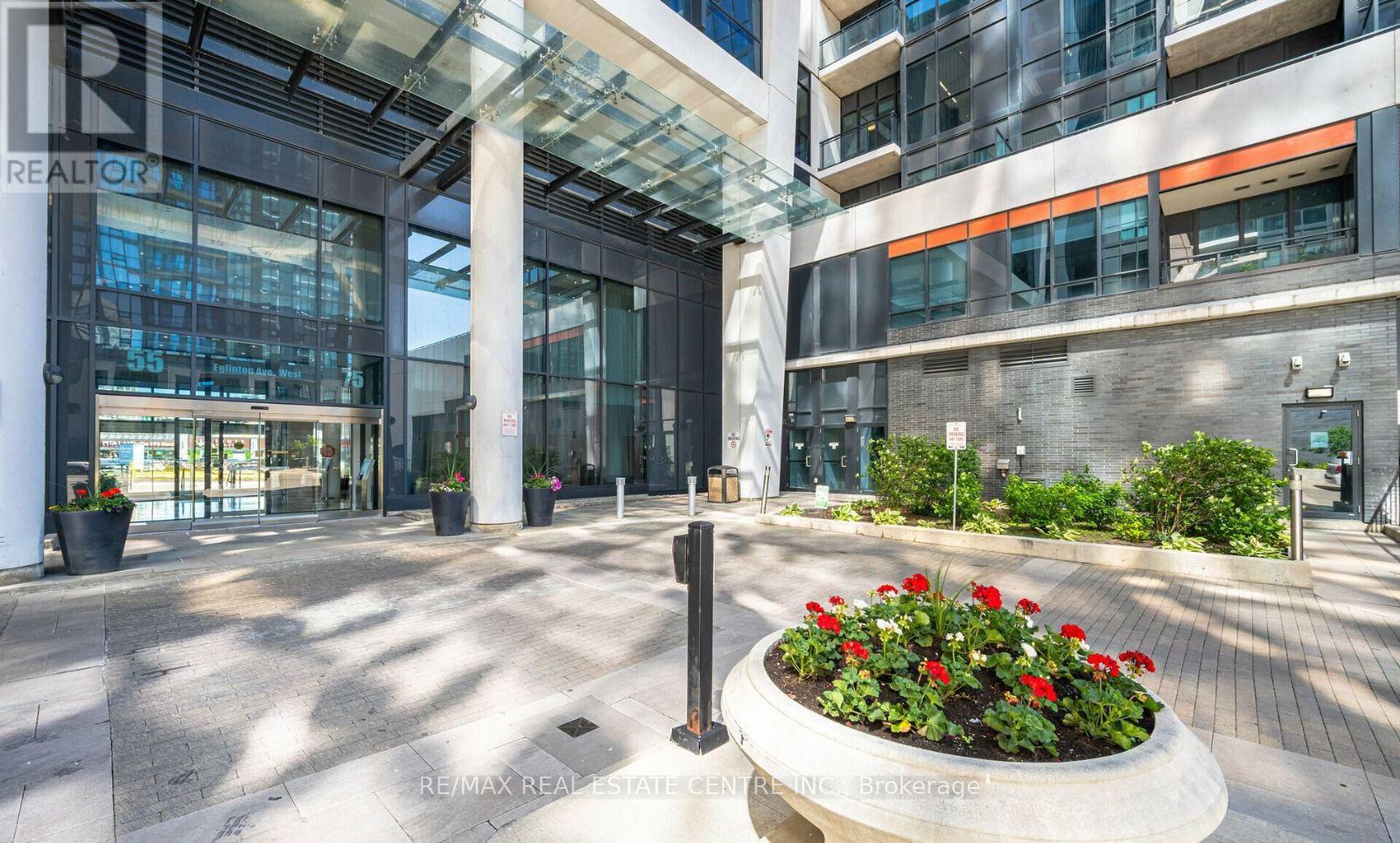 109 - 75 Eglinton Avenue W, Mississauga, Ontario  L5R 0E4 - Photo 2 - W12382286