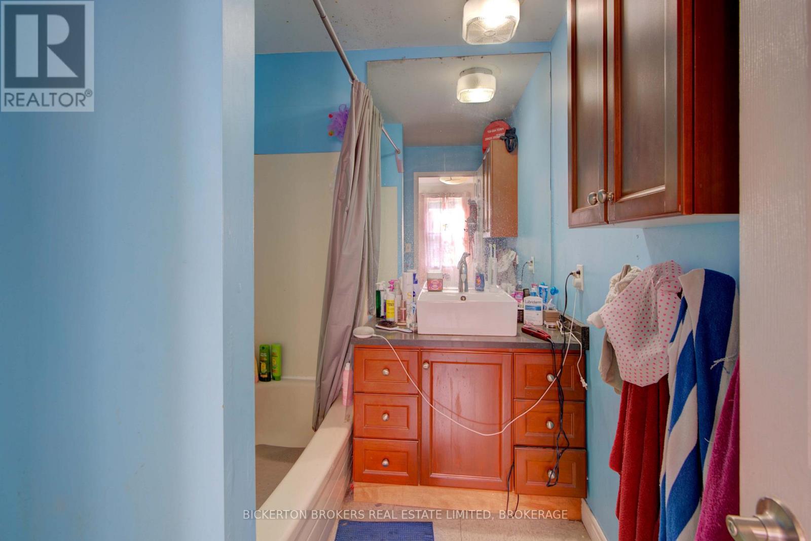 212-214 Garden Street, Gananoque, Ontario  K7G 1J2 - Photo 32 - X12392049