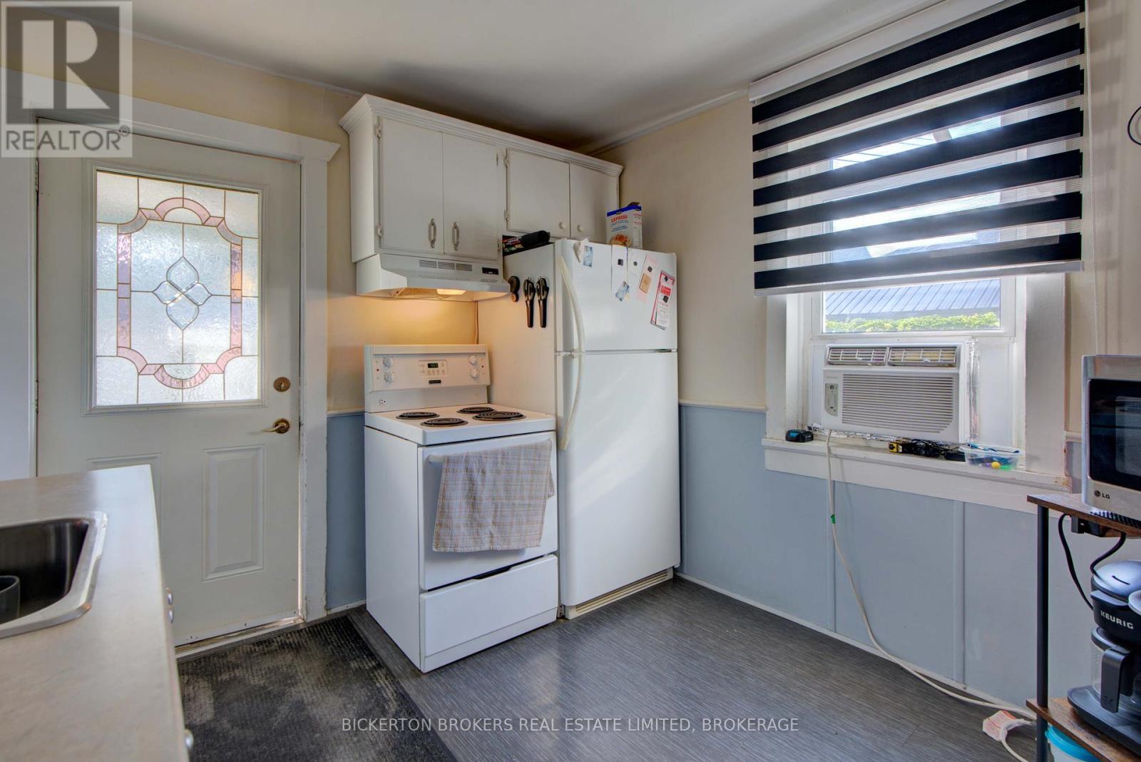 212-214 Garden Street, Gananoque, Ontario  K7G 1J2 - Photo 35 - X12392049
