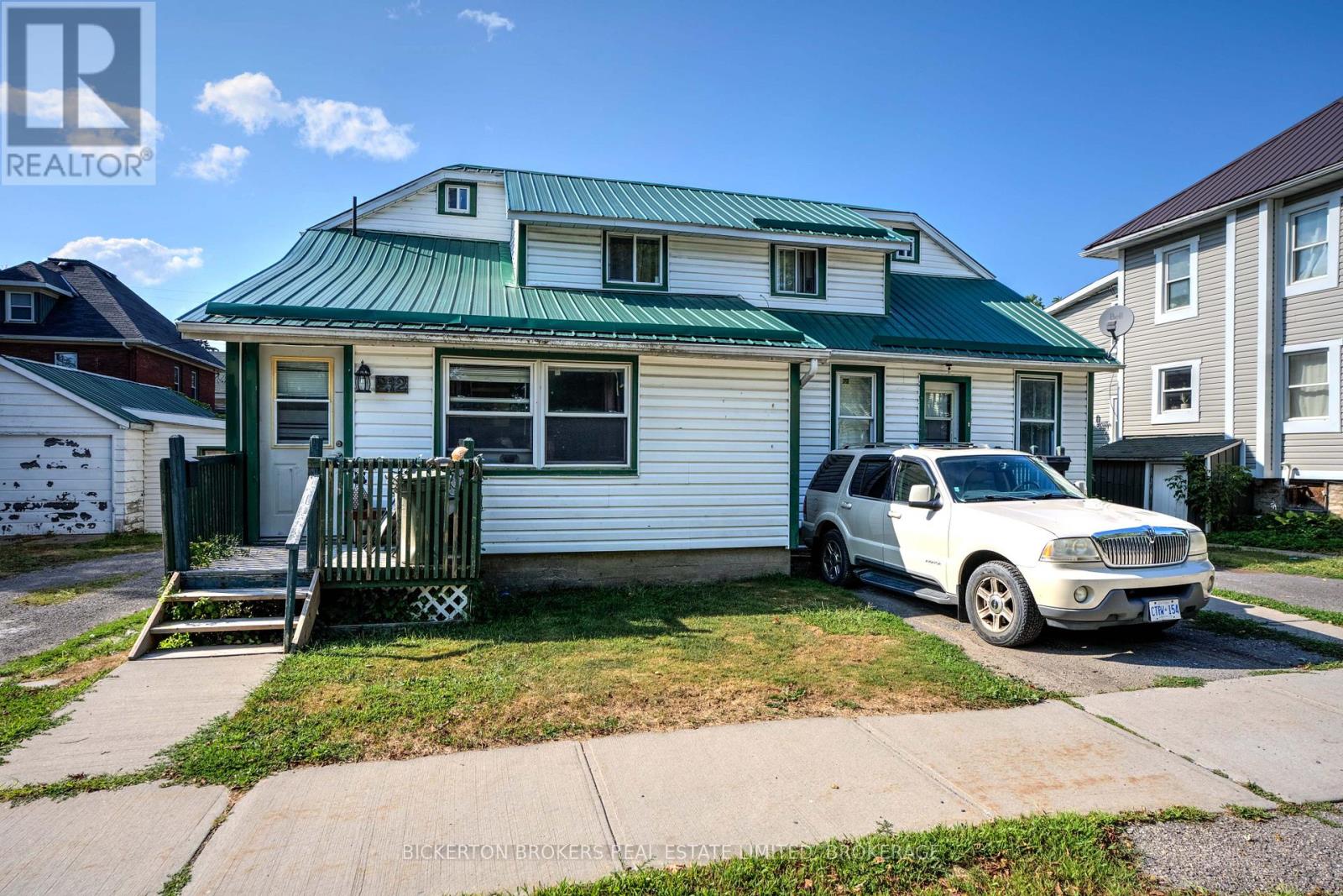 212-214 Garden Street, Gananoque, Ontario  K7G 1J2 - Photo 4 - X12392049