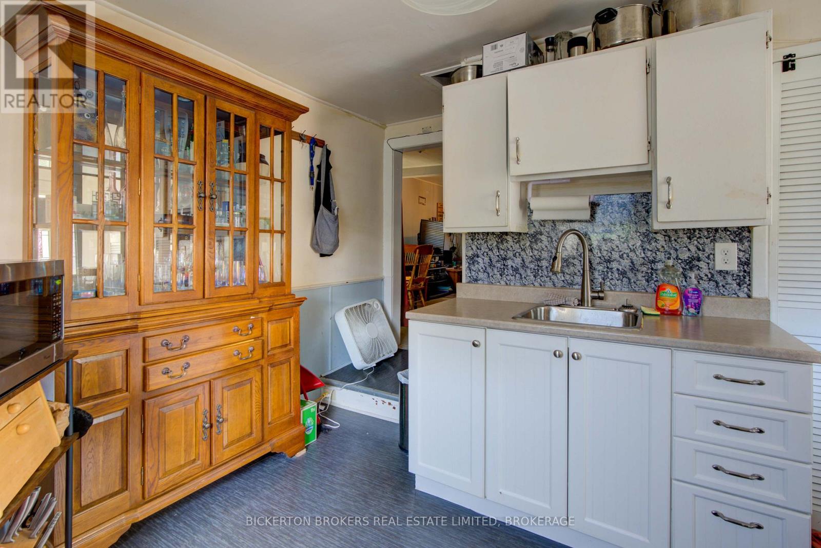 212-214 Garden Street, Gananoque, Ontario  K7G 1J2 - Photo 45 - X12392049