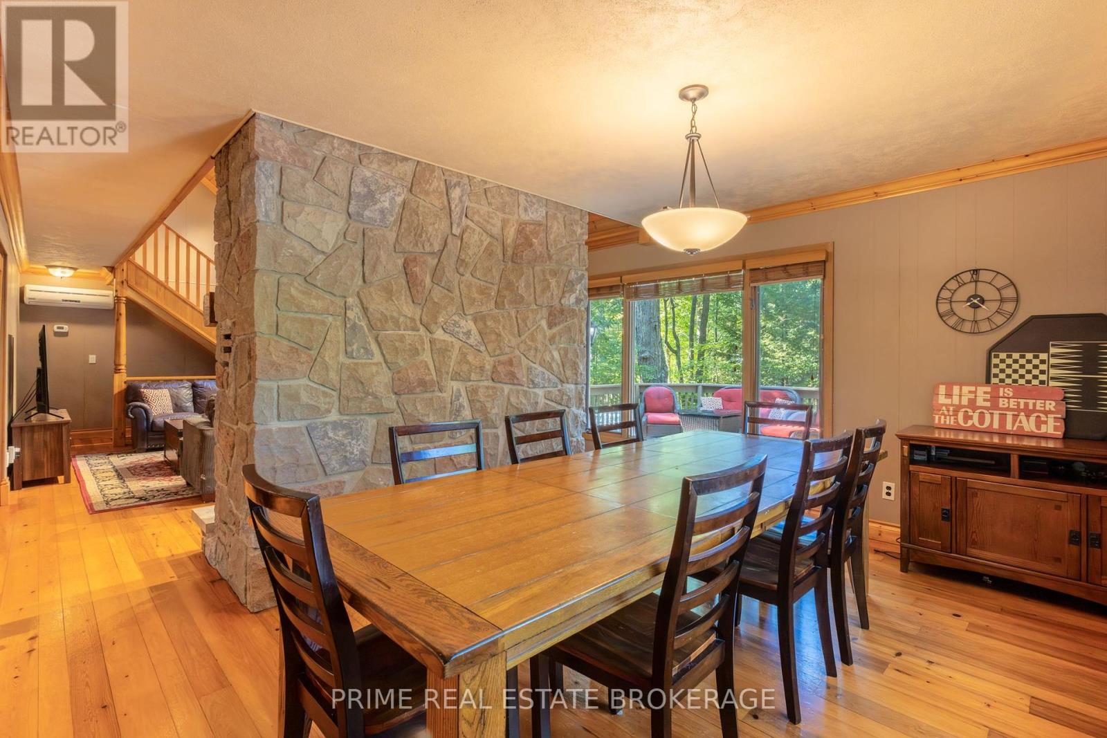 10257 Woodpark Court, Lambton Shores (Grand Bend), Ontario  N0M 1T0 - Photo 15 - X12391915