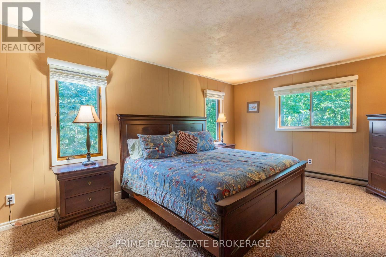 10257 Woodpark Court, Lambton Shores (Grand Bend), Ontario  N0M 1T0 - Photo 25 - X12391915