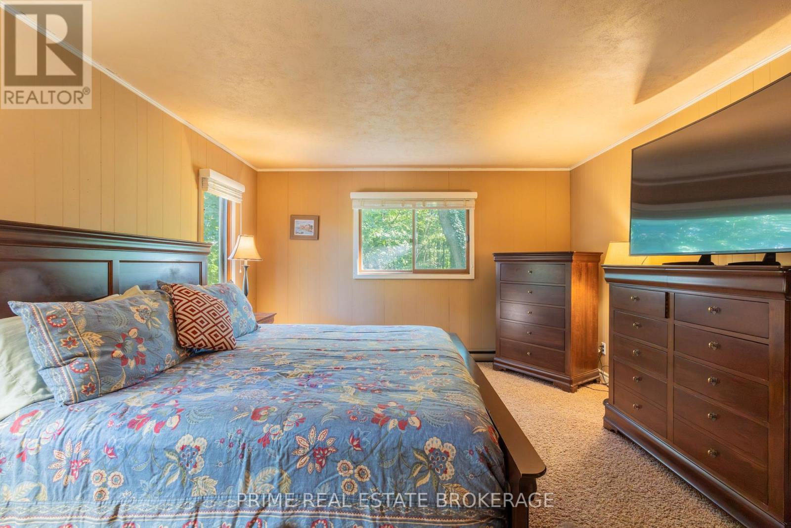 10257 Woodpark Court, Lambton Shores (Grand Bend), Ontario  N0M 1T0 - Photo 26 - X12391915