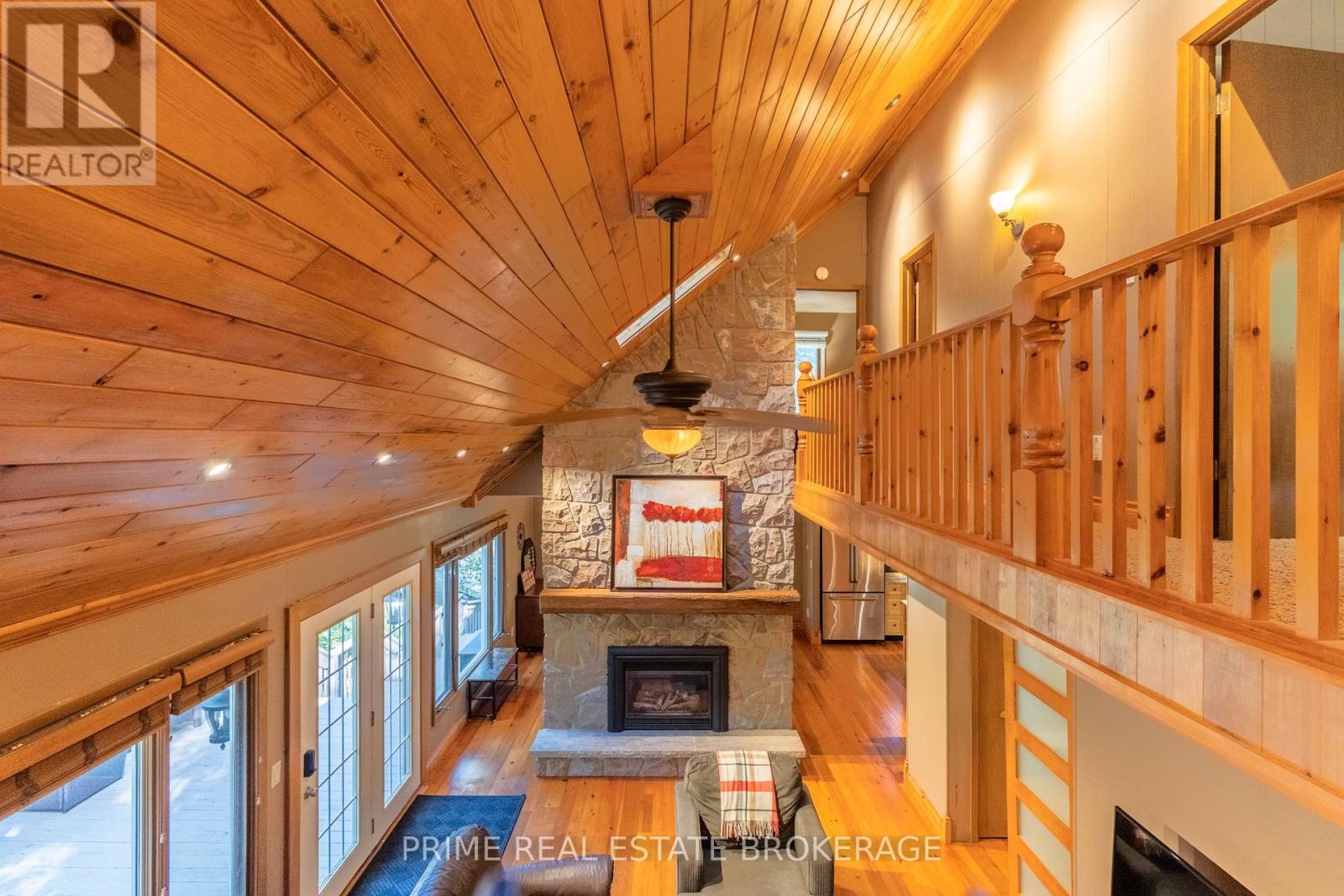 10257 Woodpark Court, Lambton Shores (Grand Bend), Ontario  N0M 1T0 - Photo 32 - X12391915