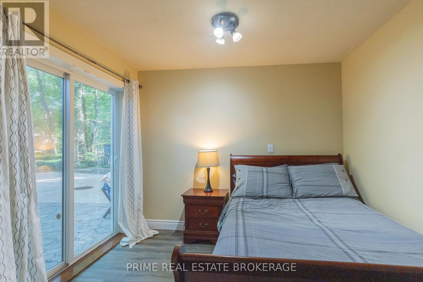 10257 Woodpark Court, Lambton Shores (Grand Bend), Ontario  N0M 1T0 - Photo 37 - X12391915