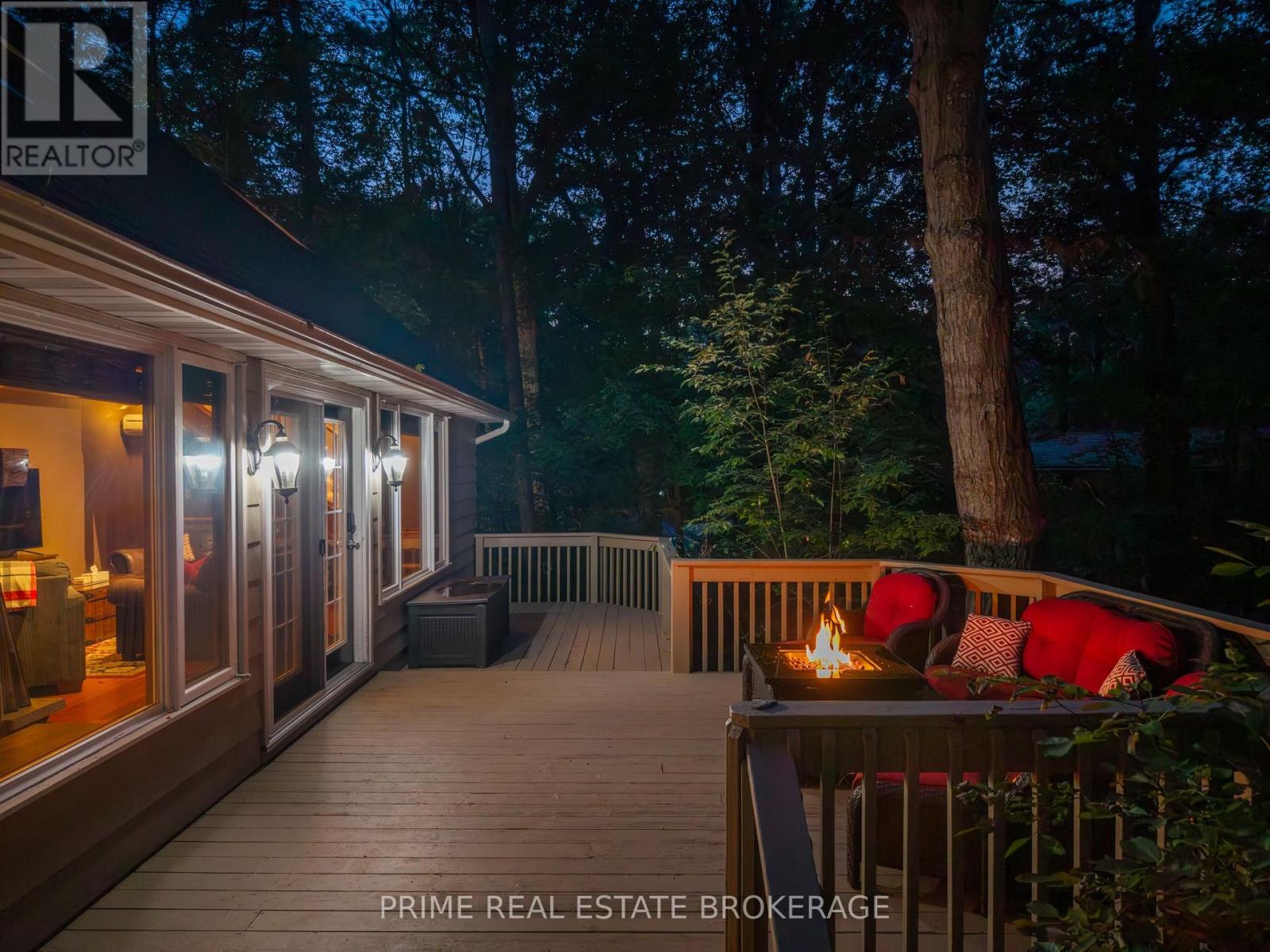 10257 Woodpark Court, Lambton Shores (Grand Bend), Ontario  N0M 1T0 - Photo 41 - X12391915