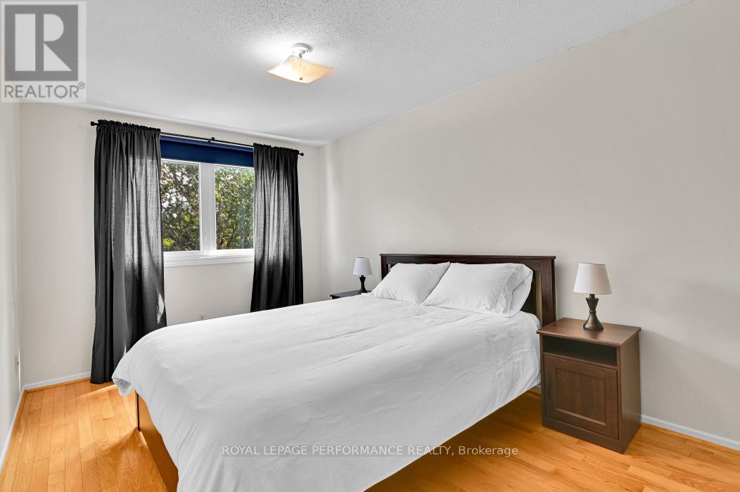 6252 Paddler Way, Ottawa, Ontario  K1C 2E7 - Photo 16 - X12391886