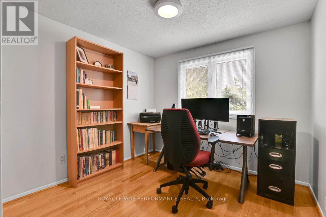 6252 Paddler Way, Ottawa, Ontario  K1C 2E7 - Photo 17 - X12391886