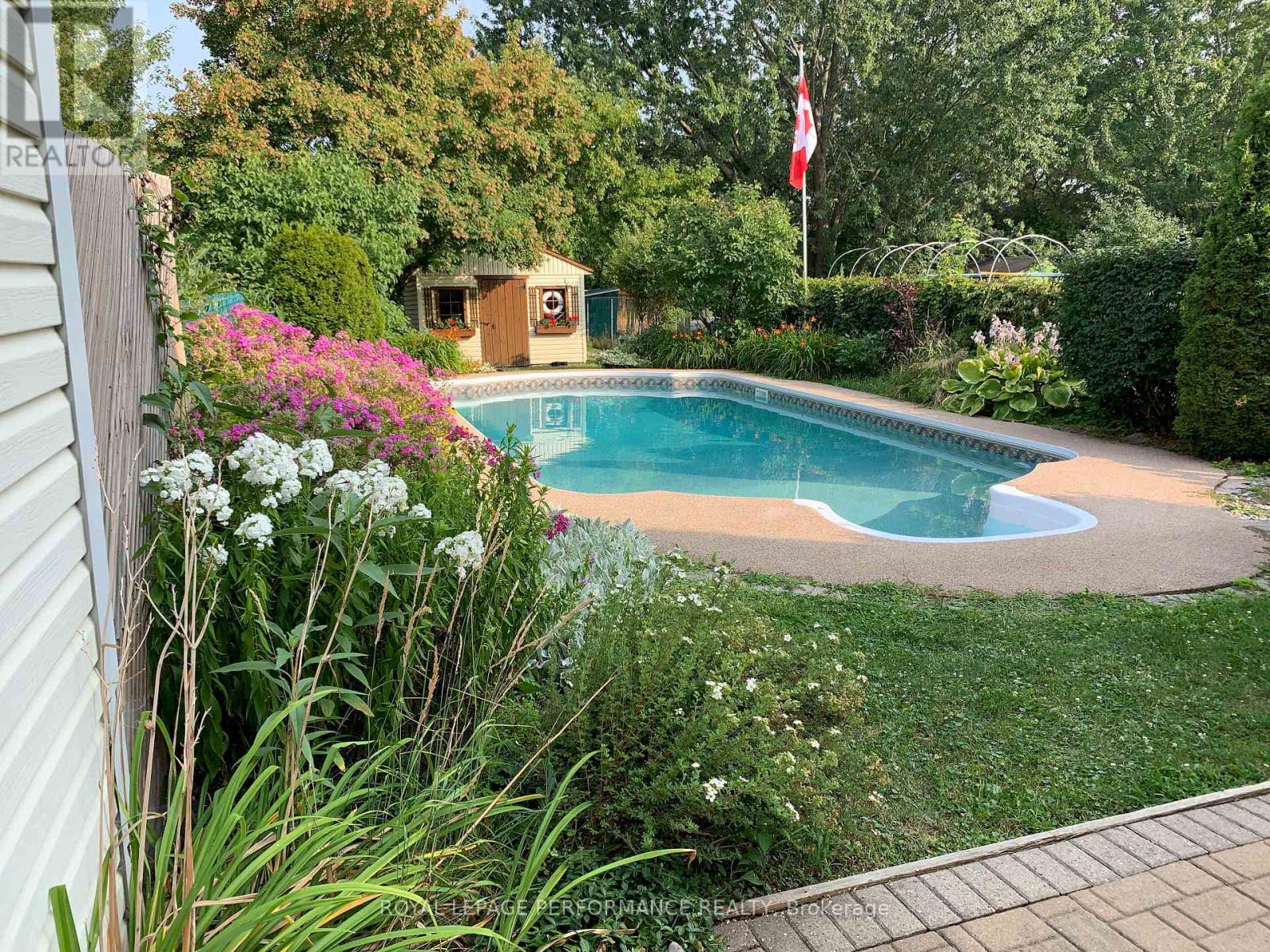 6252 Paddler Way, Ottawa, Ontario  K1C 2E7 - Photo 26 - X12391886