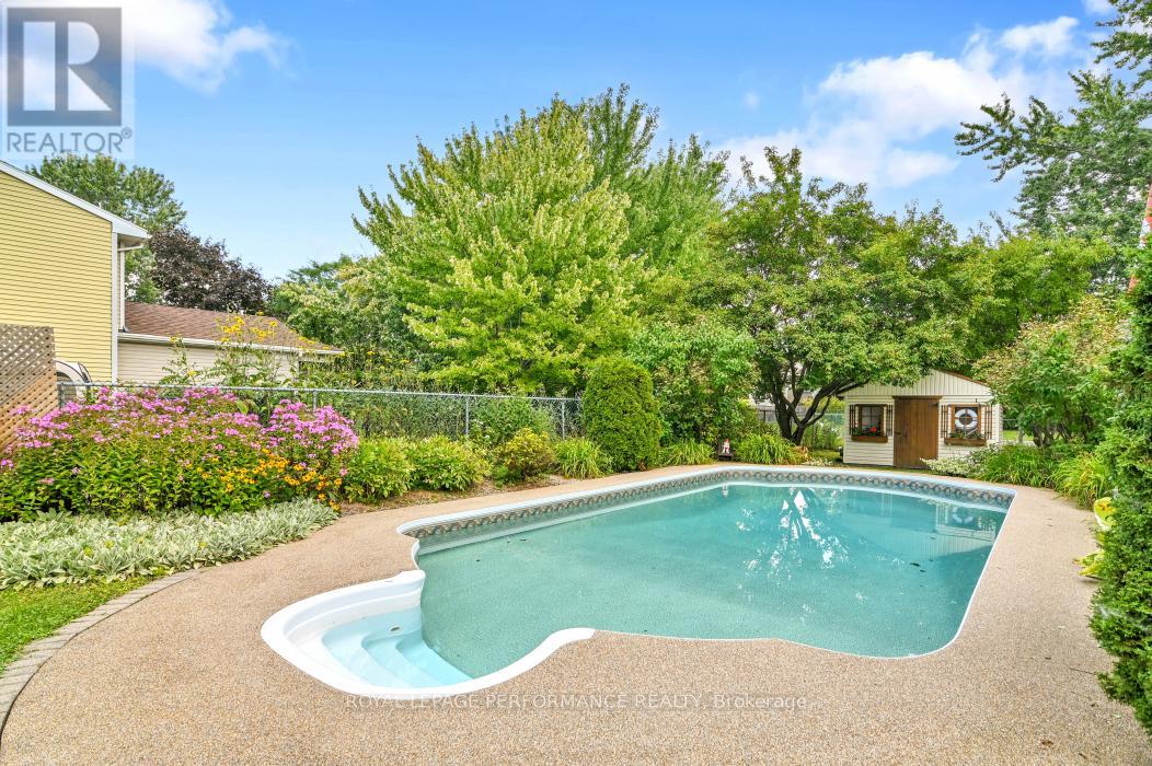 6252 Paddler Way, Ottawa, Ontario  K1C 2E7 - Photo 30 - X12391886