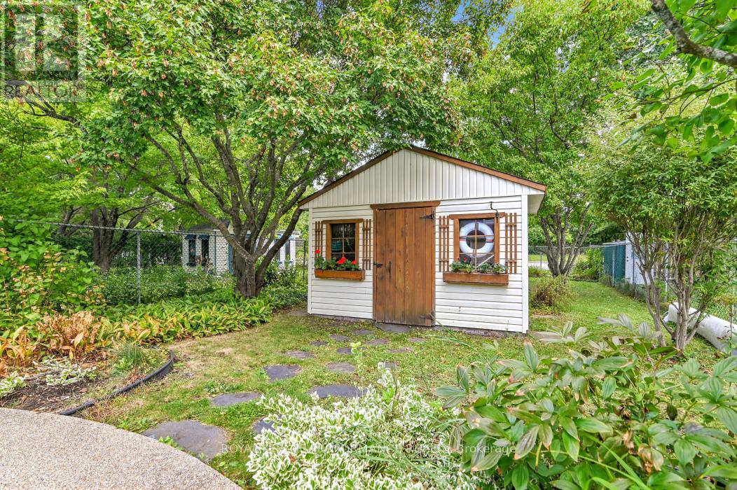 6252 Paddler Way, Ottawa, Ontario  K1C 2E7 - Photo 34 - X12391886