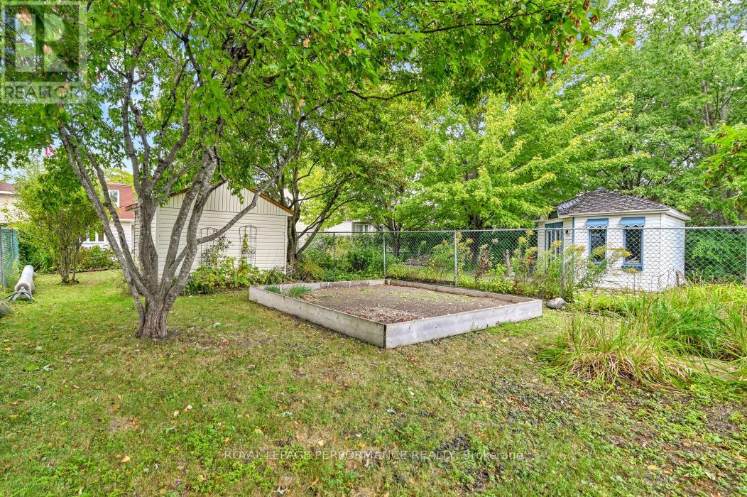 6252 Paddler Way, Ottawa, Ontario  K1C 2E7 - Photo 36 - X12391886