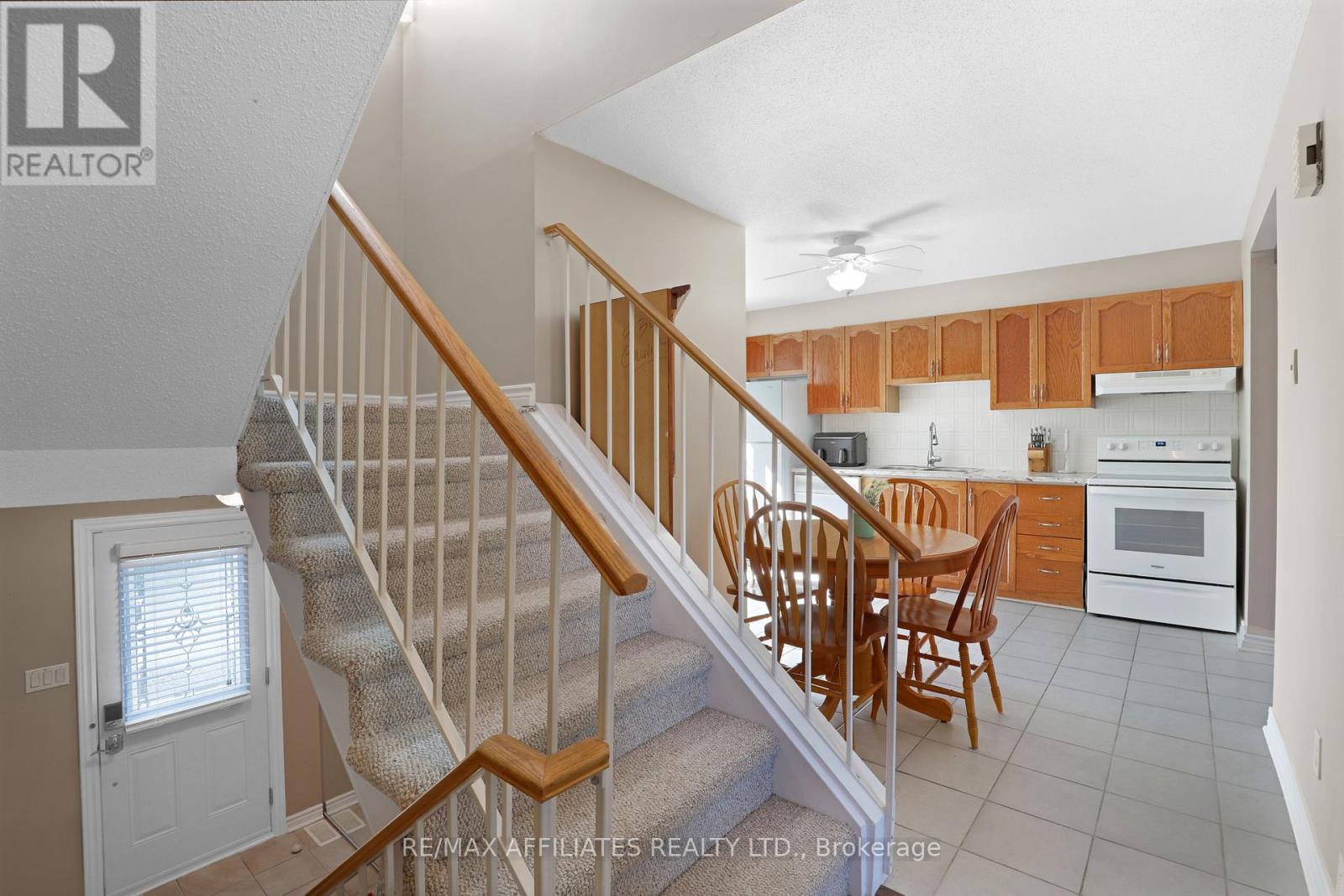 22 Castlegreen Private, Ottawa, Ontario  K1T 3N4 - Photo 11 - X12391952