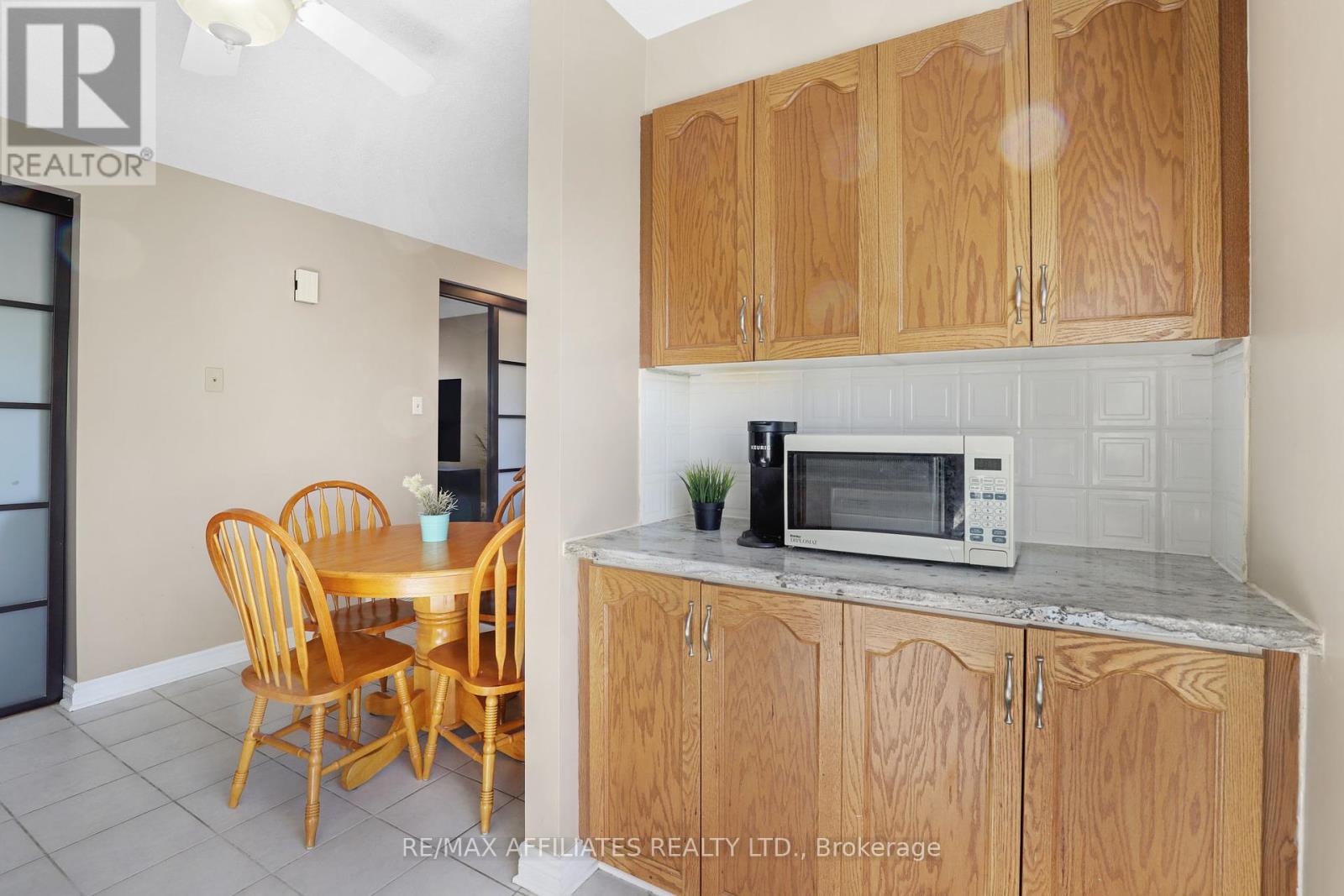 22 Castlegreen Private, Ottawa, Ontario  K1T 3N4 - Photo 13 - X12391952