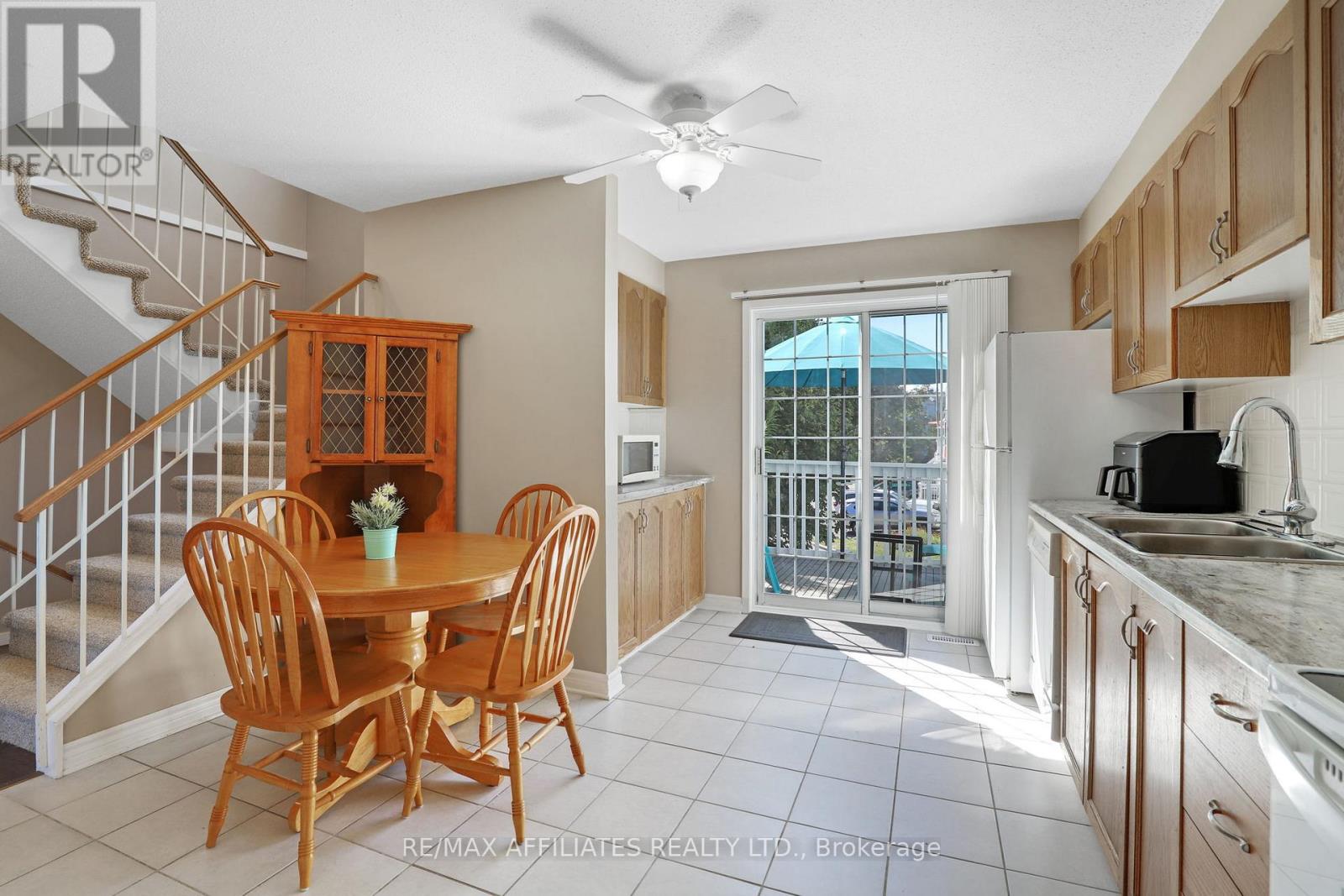 22 Castlegreen Private, Ottawa, Ontario  K1T 3N4 - Photo 16 - X12391952