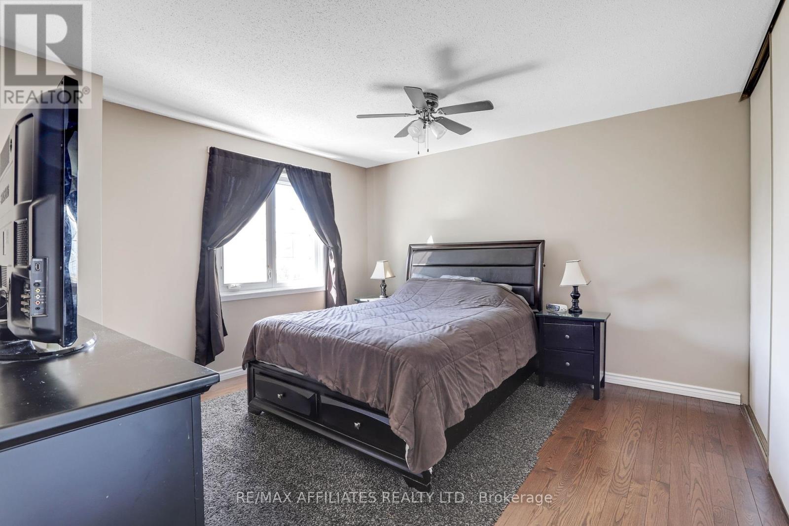 22 Castlegreen Private, Ottawa, Ontario  K1T 3N4 - Photo 4 - X12391952