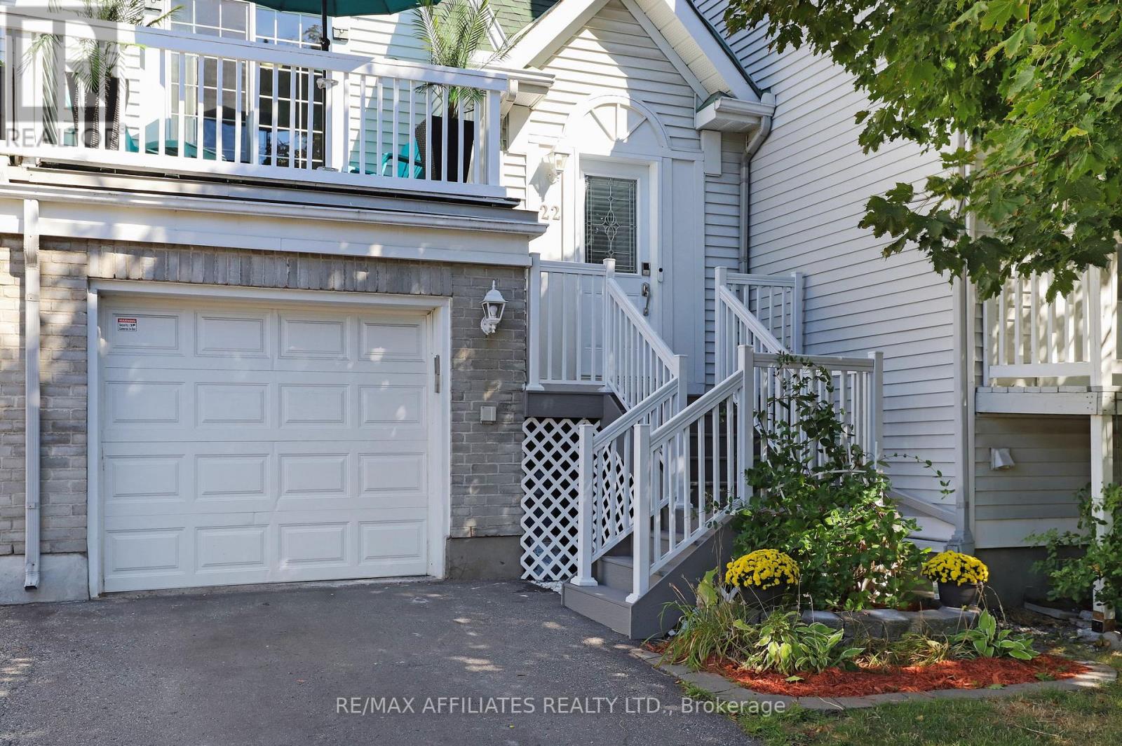 22 Castlegreen Private, Ottawa, Ontario  K1T 3N4 - Photo 7 - X12391952